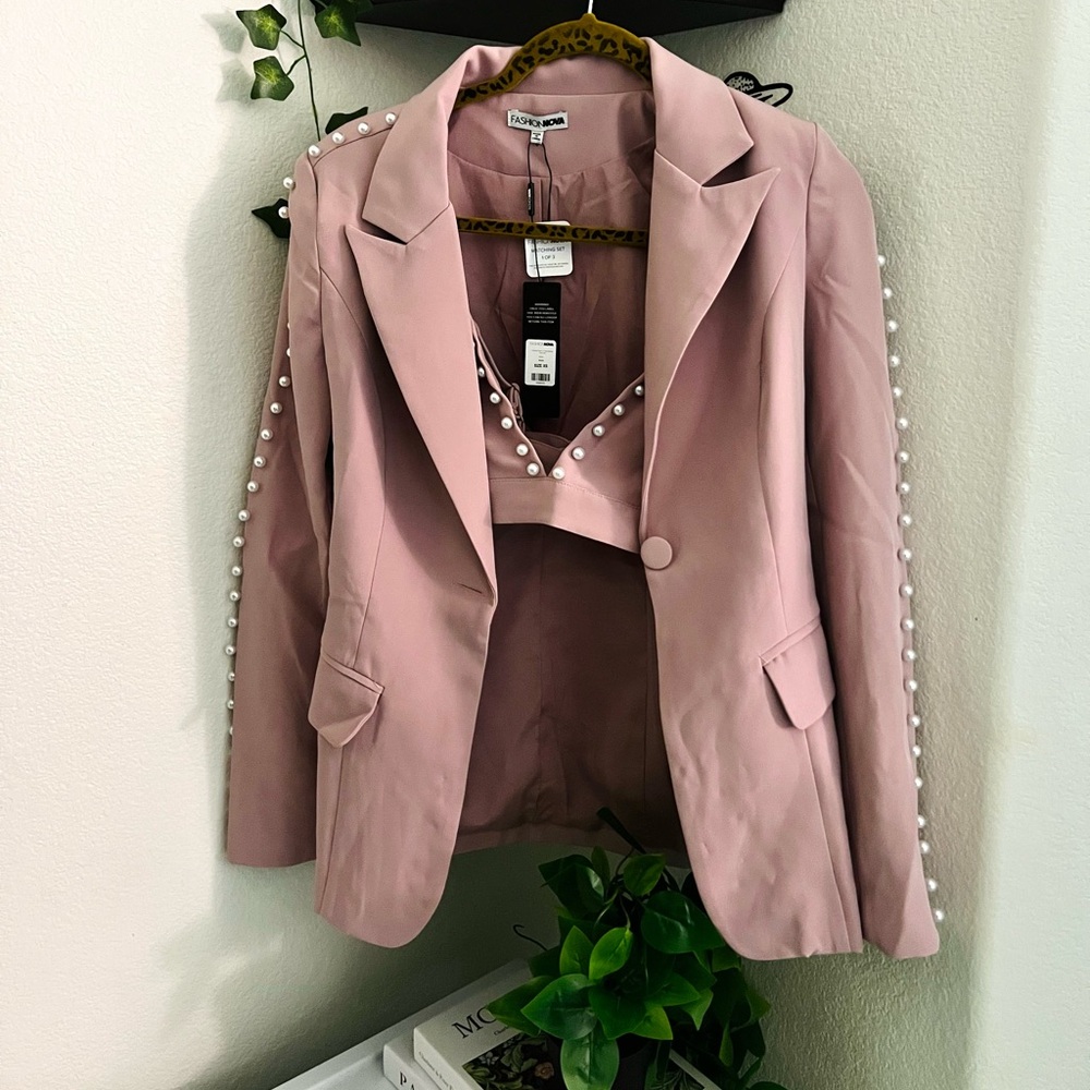 NWT blush suit set with pearl details XS/S